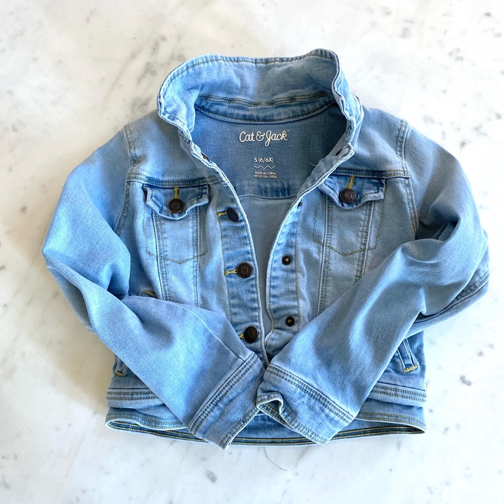 Cat & Jack Size Small (6/6x) Light Jean Jacket